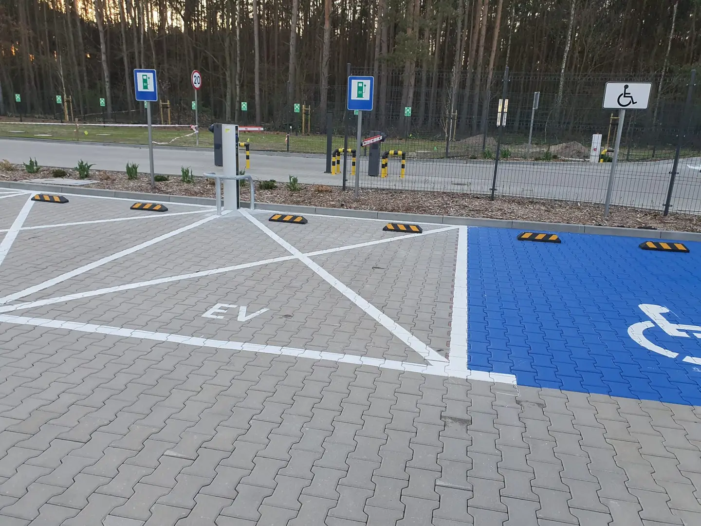 Wymalowane linie miejsc parkingowych – realizacja 6