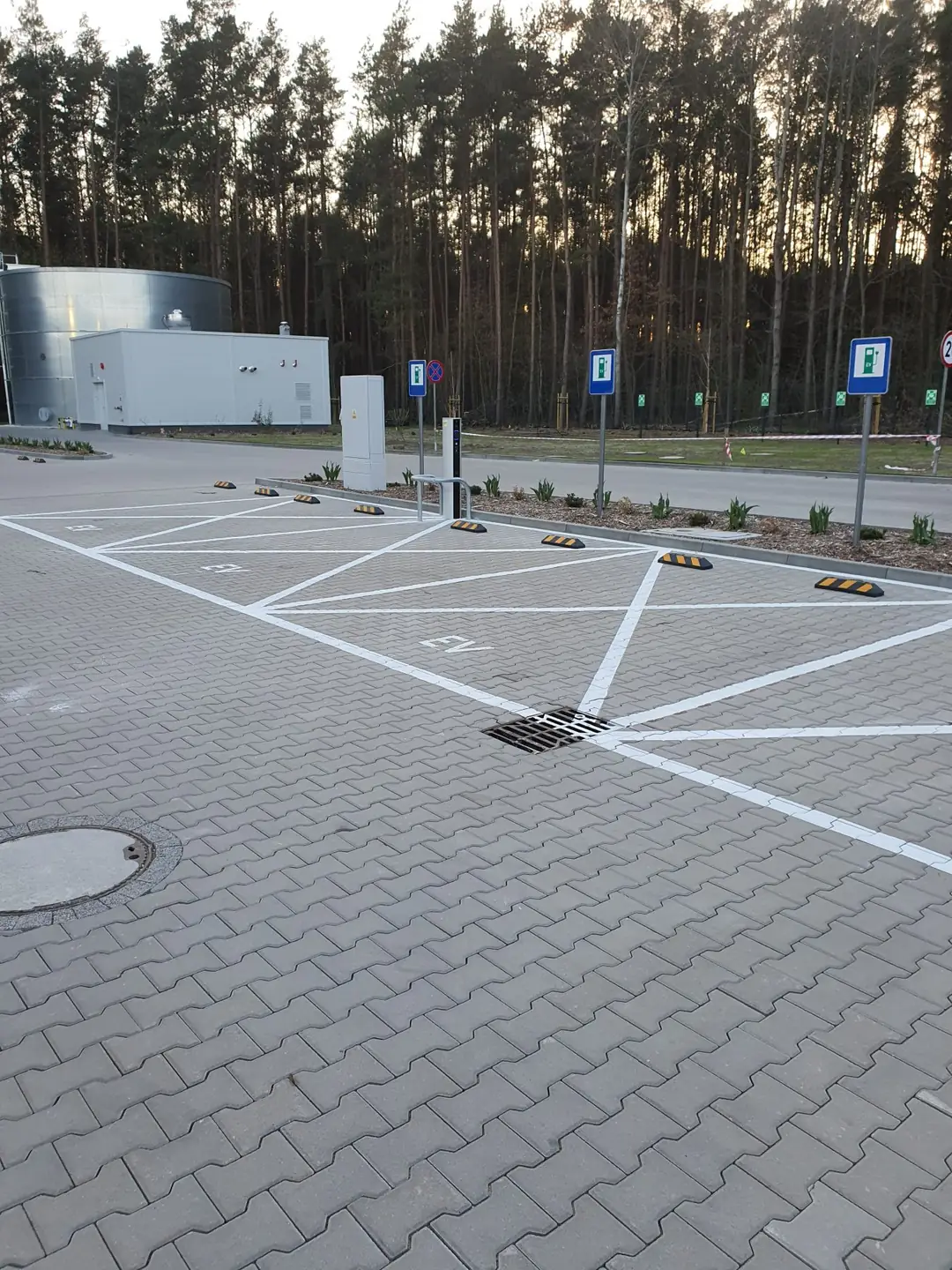 Wymalowane linie miejsc parkingowych – realizacja 7