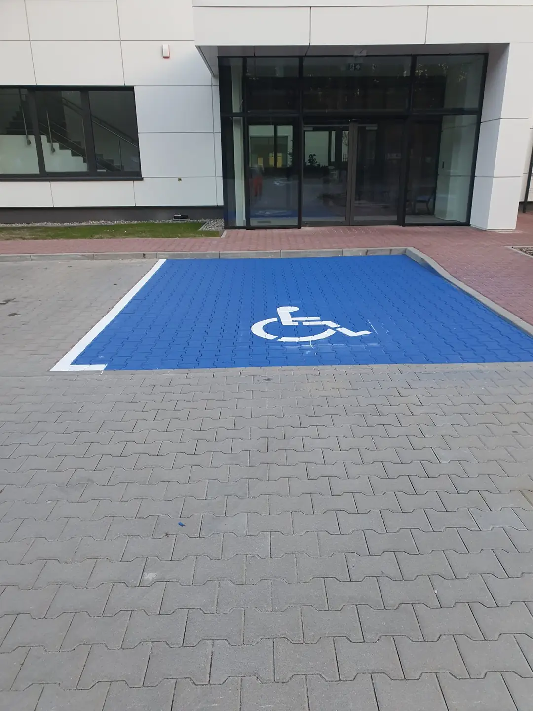 Wymalowane linie miejsc parkingowych – realizacja 8