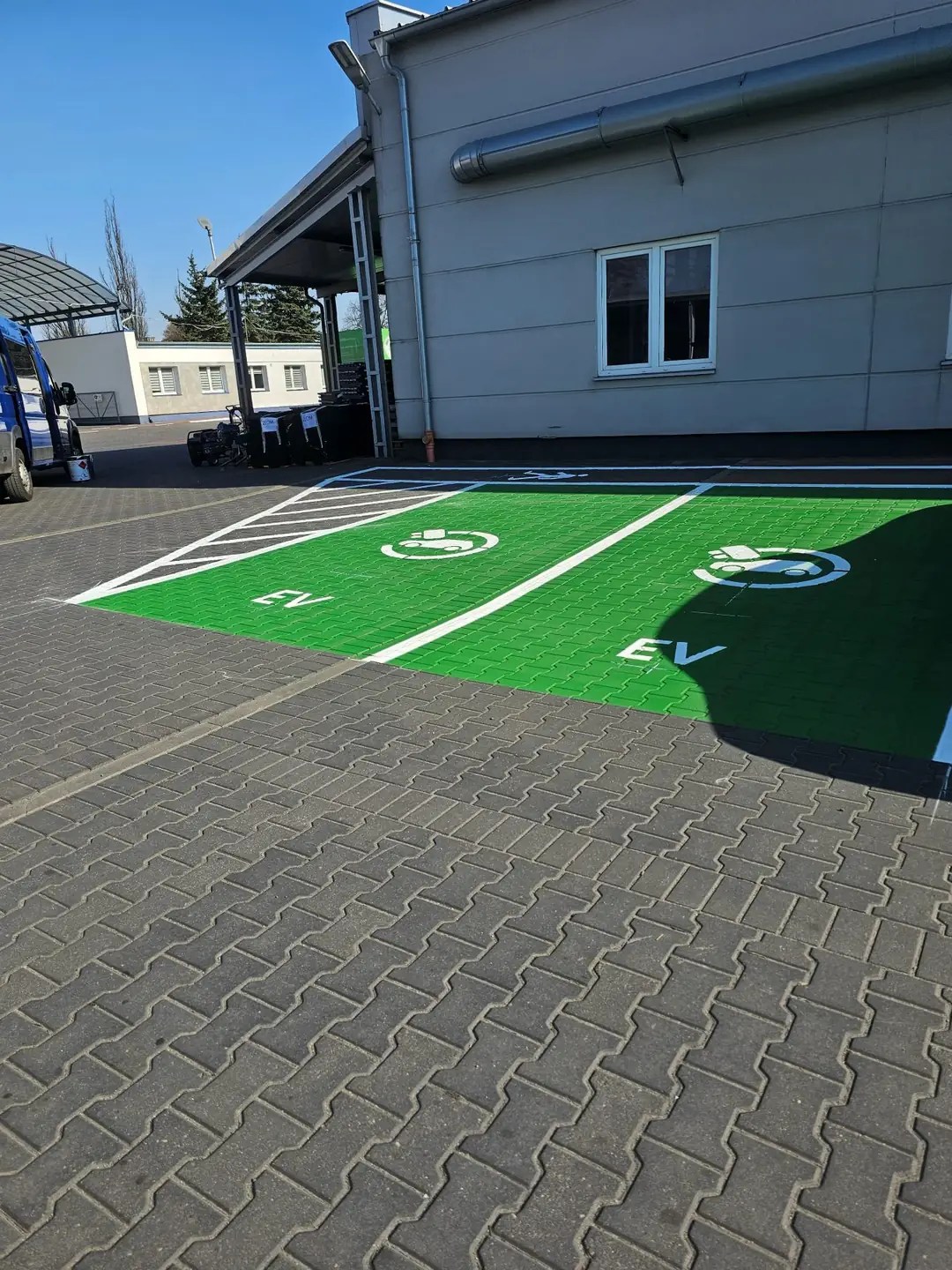 Wymalowane linie miejsc parkingowych – realizacja 16