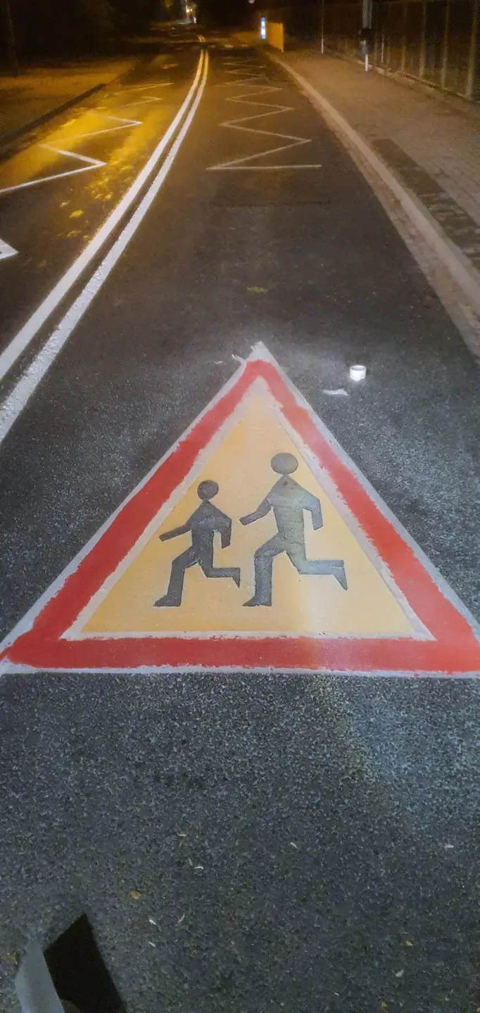 Piktogram drogowy wymalowany na nawierzchni – realizacja 4