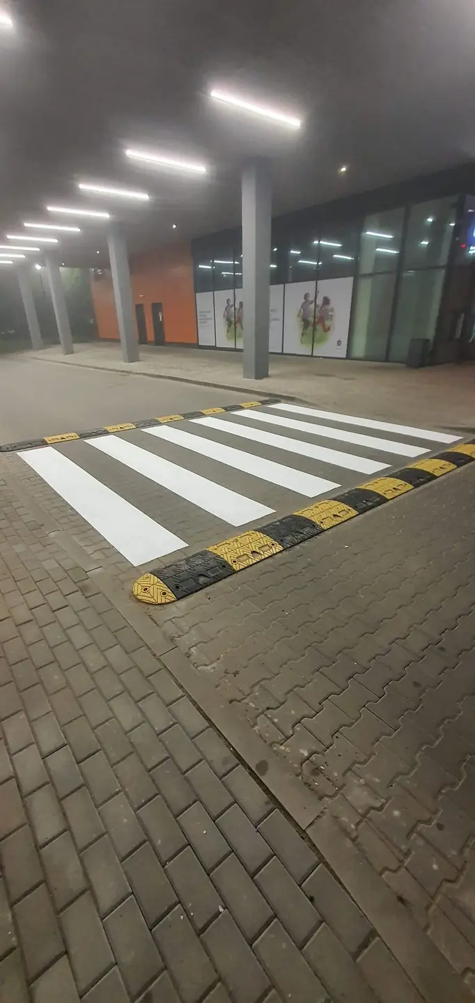 Świeżo wymalowane przejście dla pieszych – realizacja 11