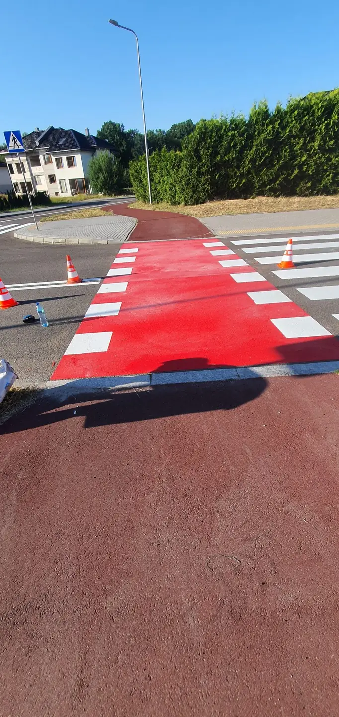 Świeżo wymalowane przejście dla pieszych – realizacja 12