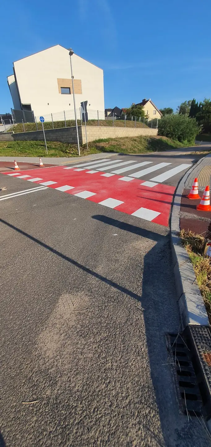 Świeżo wymalowane przejście dla pieszych – realizacja 13