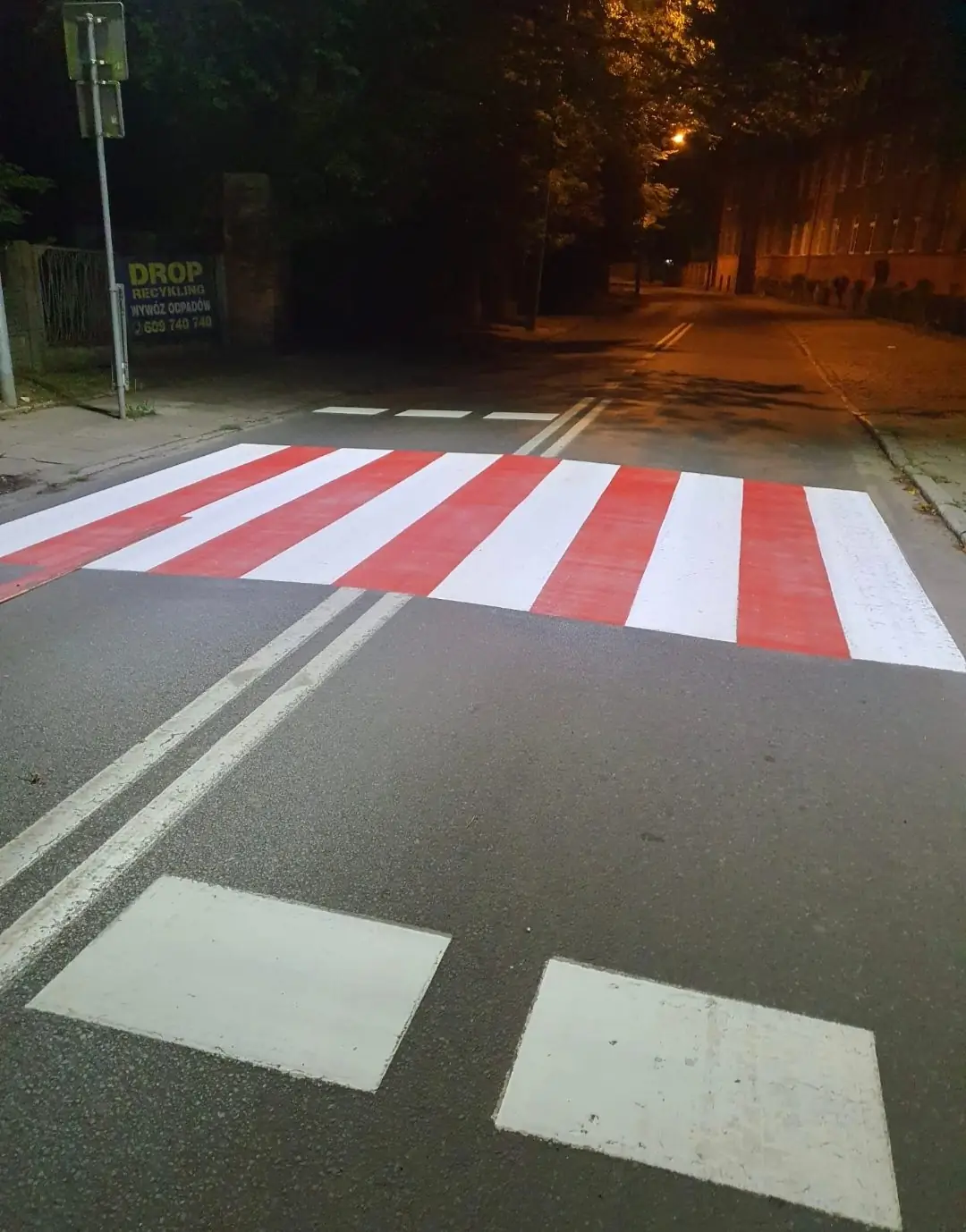 Świeżo wymalowane przejście dla pieszych – realizacja 22